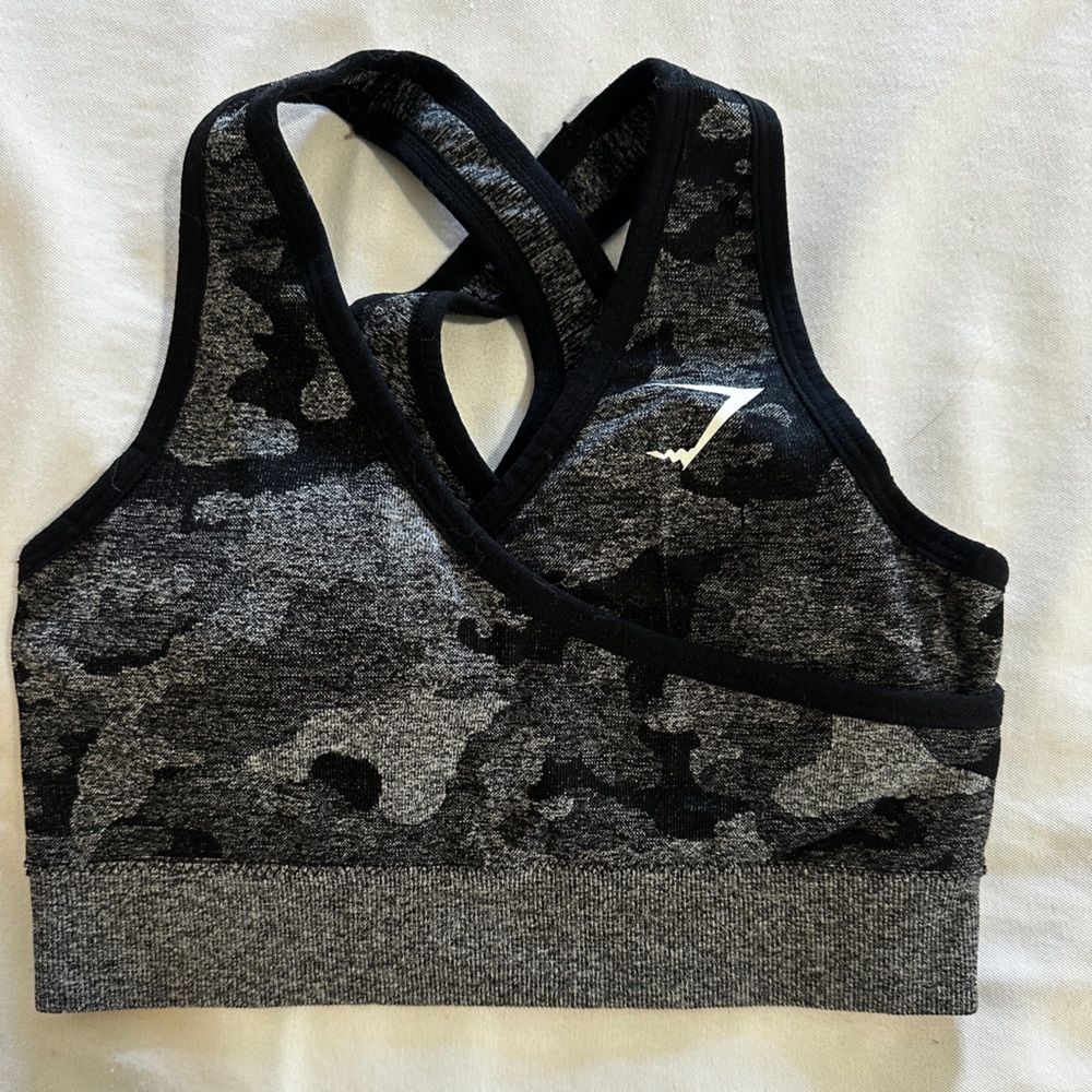 Gymshark Women's Black and Gray Sports Bra